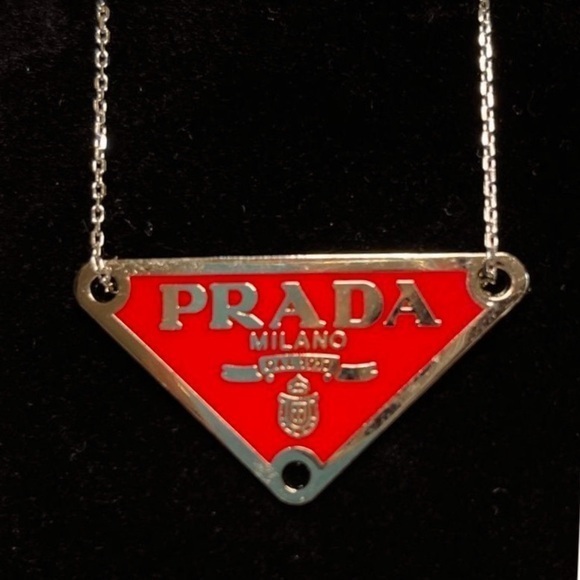 included as free gift - Picture 1 of 5